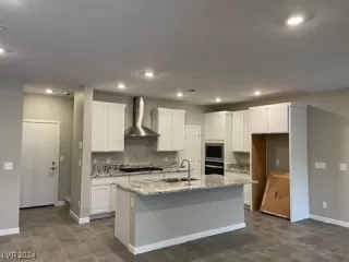 Photo #1: 2604438 Listing 