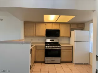 Photo #3: 2604445 Listing 