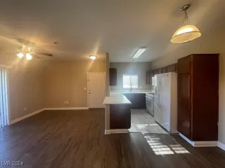 Photo #6: 2604462 Listing 