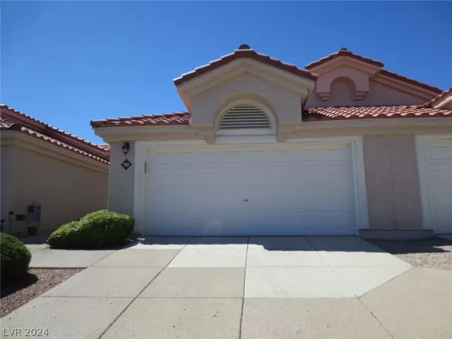 MLS: 2604473 Condo For Sale