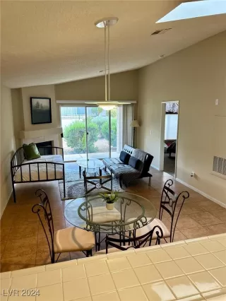 Photo #3: 2604473 Listing 