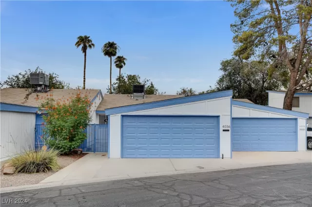 MLS: 2604500 Condo For Sale