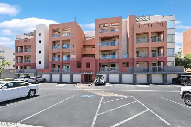 MLS: 2604517 Condo For Sale