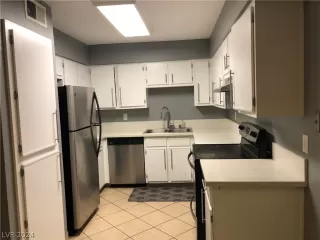 Photo #6: 2604523 Listing 