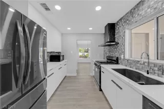 Photo #4: 2604535 Listing 