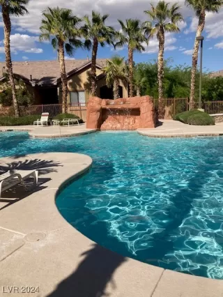 Photo #3: 2604544 Listing 