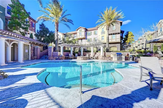 MLS: 2604566 Condo For Sale