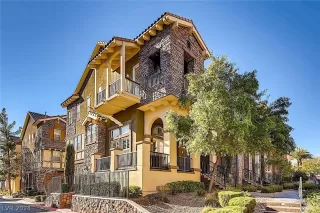 Photo #1: 2604566 Listing 