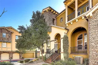 Photo #2: 2604566 Listing 