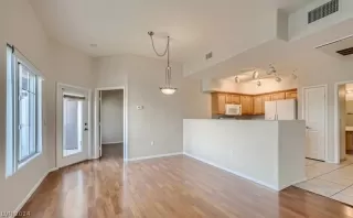 Photo #1: 2604581 Listing 