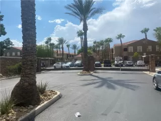 Photo #2: 2604607 Listing 