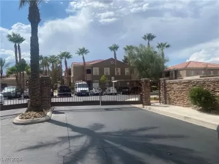 Photo #3: 2604607 Listing 