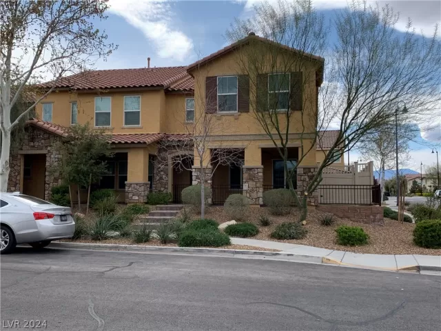 MLS: 2604608 Condo For Sale