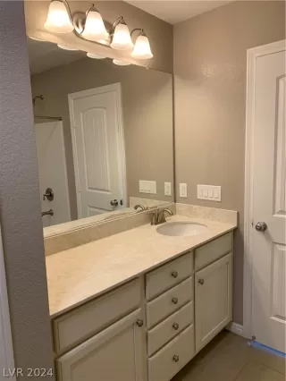 Photo #6: 2604608 Listing 