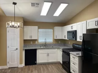 Photo #2: 2604628 Listing 