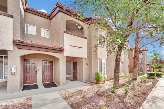 MLS: 2604654 Condo For Sale