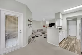 Photo #4: 2604654 Listing