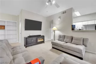 Photo #5: 2604654 Listing