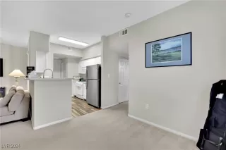 Photo #6: 2604654 Listing