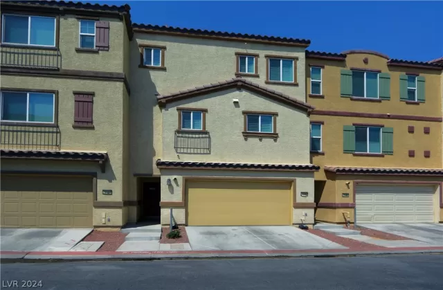 MLS: 2604661 Condo For Sale