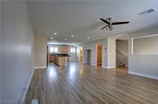 Photo #2: 2604661 Listing