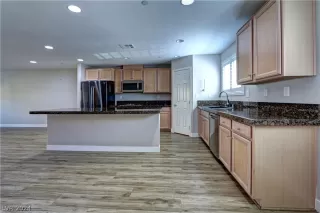 Photo #3: 2604661 Listing