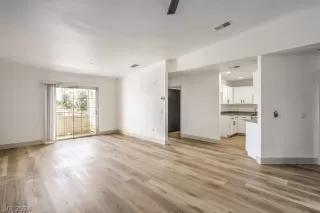 Photo #6: 2604666 Listing