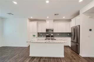 Photo #4: 2604667 Listing 