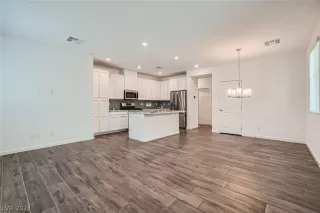 Photo #6: 2604667 Listing 