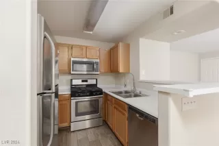 Photo #5: 2604687 Listing 