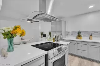 Photo #1: 2604734 Listing