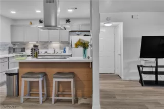 Photo #2: 2604734 Listing