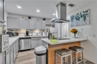 Photo #3: 2604734 Listing