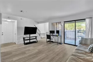 Photo #4: 2604734 Listing