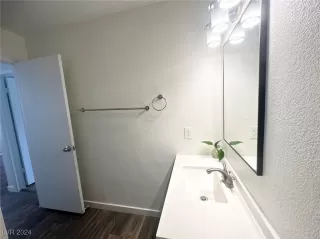 Photo #3: 2604737 Listing