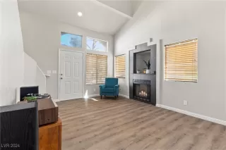 Photo #5: 2604738 Listing