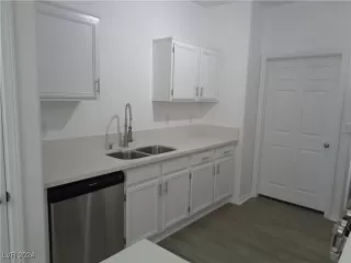 Photo #6: 2604759 Listing