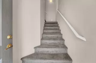 Photo #5: 2604809 Listing