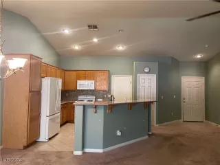 Photo #4: 2604851 Listing 