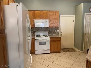 Photo #5: 2604851 Listing 