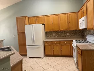 Photo #6: 2604851 Listing 