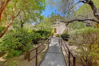 Photo #2: 2604895 Listing