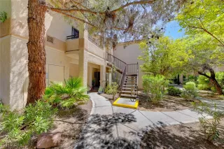 Photo #3: 2604895 Listing