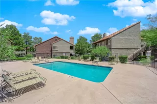 Photo #3: 2604932 Listing