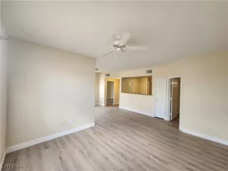 Photo #4: 2604933 Listing 