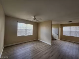 Photo #5: 2604933 Listing 