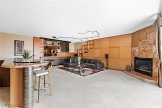 Photo #3: 2604938 Listing 