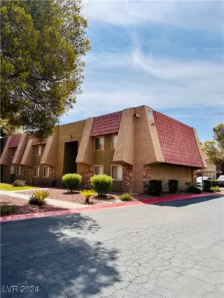 Photo #4: 2604948 Listing