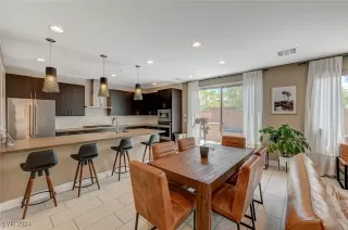 Photo #4: 2604955 Listing 