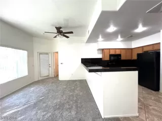 Photo #4: 2604988 Listing 